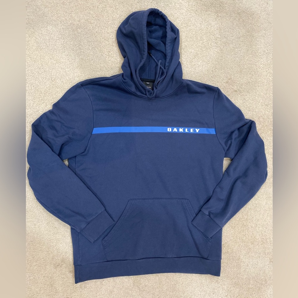 Oakley XL Navy Blue Hoodie w/ front pocket. 50/50 cotton/polyester